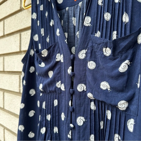 Anthropologie Conversations Snail Print Top Colloquial Sleeveless Buttondown - Picture 7 of 11